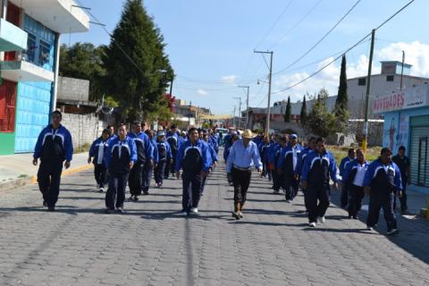 Encabeza Polvo Rea desfile conmemorativo al 104 Aniversario de la Revolución Mexicana en Tlaltelulco imagen 5