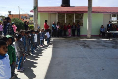 Mejoramos a las escuelas de Tlaltelulco con la entrega de material de construcción: Polvo Rea imagen 2
