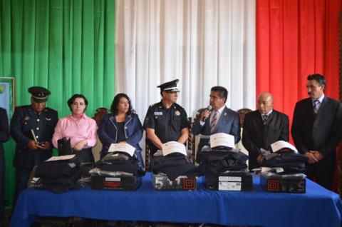 Equipan con uniformes al total elementos de Seguridad Publica Municipal de Calpulalpan imagen 4