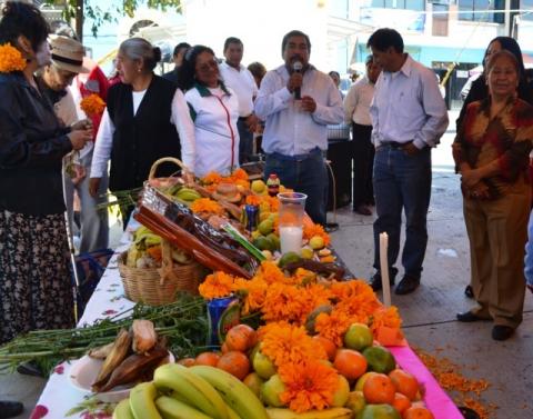 Ayuntamiento de Tlaltelulco organiza vistosa exposición de ofrendas imagen 5