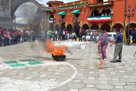 Capacita PC de Contla a la ciudadanía en el manejo de extintores imagen 2