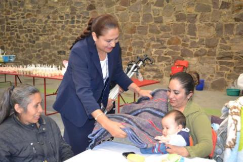 Lilia Olvera convive con pacientes de la UBR Nanacamilpa imagen 4