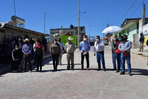 Ejerce Nanacamilpa gobierno de resultados; entregan adoquinamiento en Miguel Lira y Ortega imagen 1