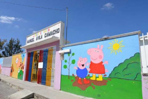 Alcalde mejora la imagen del preescolar Manuel Ávila Camacho con pintura imagen 3