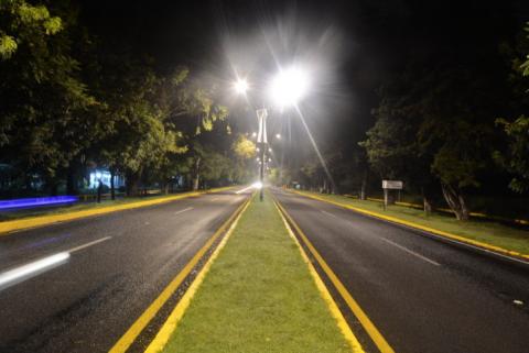 Iluminación en vialidades de Tlaxcala capital incrementa seguridad pública imagen 4