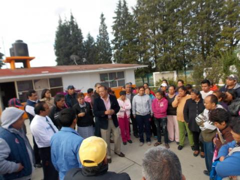 Anuncia alcalde dos nuevas aulas para primaria de Olextla, Acuamanala