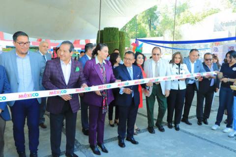 Rector de la UATx y Secretaria de Turismo Federal inauguraron “Cuarta expo de turismo gastronómico nacional, región centro” imagen 2