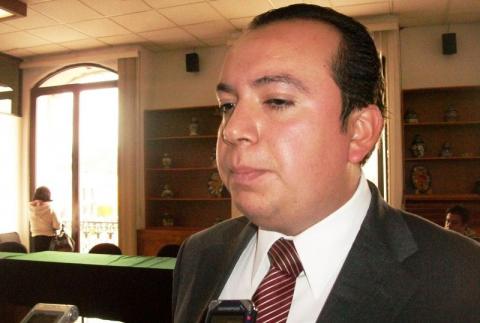 Admite el PAN que seguirá con refriteo de leyes