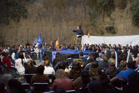 Humberto Macías va con todo por el distrito I imagen 2