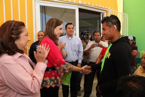 Entregan en Tlaxcala 65 ayudas funcionales a personas con discapacidad