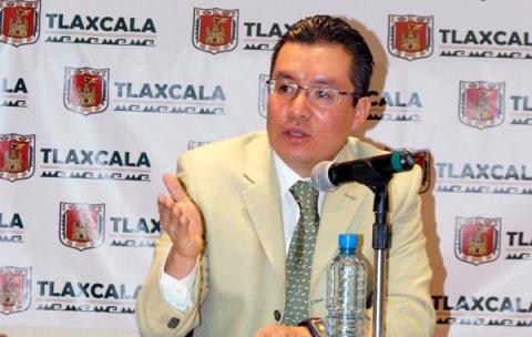 Cetemistas abuchean al líder del PRI, pero líder presume fortaleza y unidad
