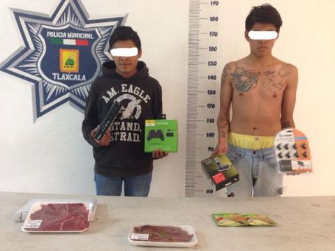 Detienen a dos menores por presunto hurto a Aurrera