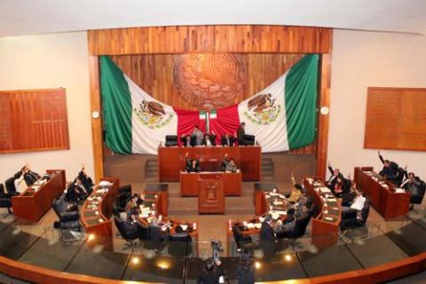 Revienta oposición sesión extraordinaria