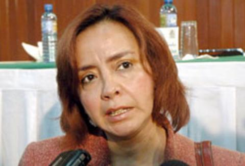 Busca limpiar su imagen Juanita Munguía