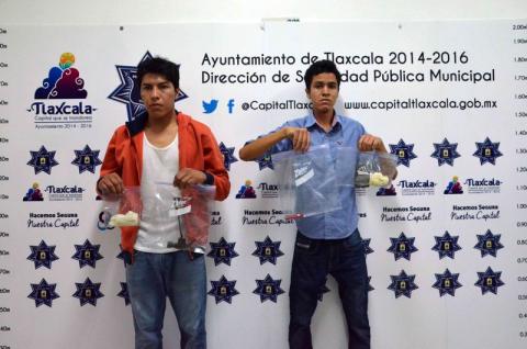 Detienen municipales de la capital a dos sujetos por presunto robo a Biblioteca Pública de San Hipólito
