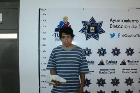 Detiene policía capitalina a sujeto con marihuana