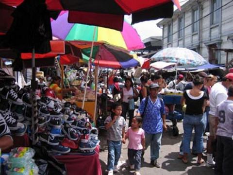Asaltos y ambulantaje preocupa a Canaco Chiautempan