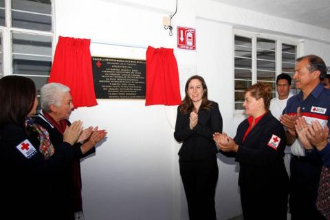 Inaugura Mariana González Foullon escuela de enfermería de la cruz roja