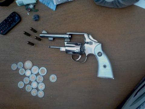 SSPE aseguró a dos individuos que momentos antes asaltaron en san Martin Texmelucan