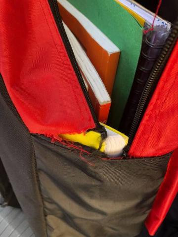Ni 15 días de uso aguantaron mochilas del gobierno imagen 1
