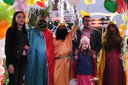 Llegaron los Reyes Magos a Españita llevando alegría a niños imagen 1
