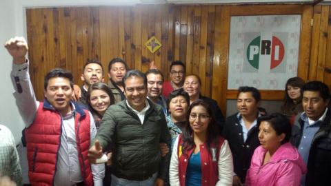 Se registra Héctor Domínguez a la alcaldía de Chiautempan