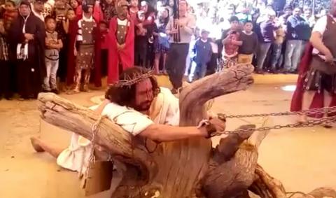 Morbo y sangre supera la fe en Semana Santa imagen 1