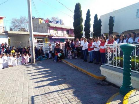 Celebran día de la Bandera en Tequexquitla imagen 5
