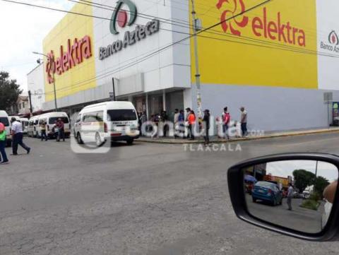 En días de mayor contagio de Covid-19 siguen aglomeraciones en bancos de Apizaco imagen 13