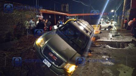 Ebrio conductor termina en una zanja en la ciudad de Tlaxcala