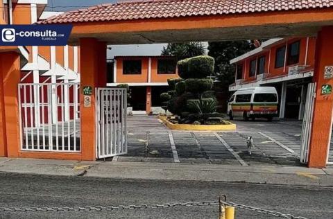 Chofer deja a pasajeros a medio camino para irse a echar pasión en Contla