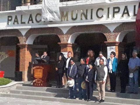 La bandera Nacional nos da identidad y fortaleza y es símbolo de orgullo: alcalde imagen 1