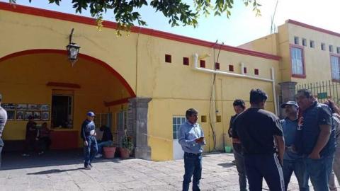 Conflicto entre mayordomos y fiscales por 80 mil pesos, en Zacatelco