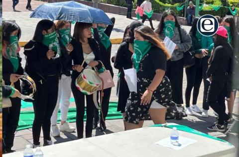 Mujeres clausuran el Congreso y piden despenalización del aborto
