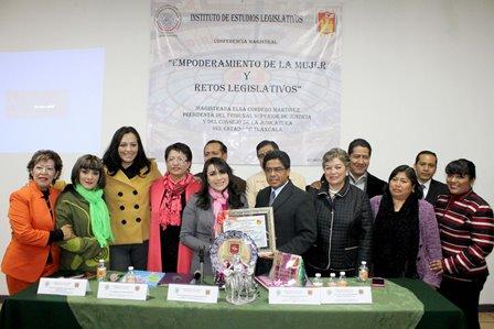 Diserta Cordero el “Empoderamiento y Retos Legislativos”