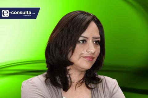 Siguen mujeres desfilando por la gubernatura