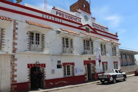 Alcalde de Españita recorta personal y sólo trabajara con 90 empleados