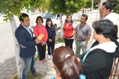 Bladimir Zainos entrega diversos apoyos para clausuras de ciclos escolares imagen 2