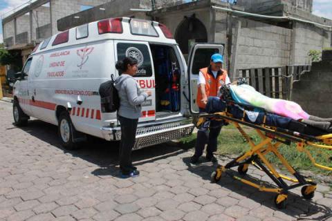 Beneficiadas 800 personas de Papalotla con traslados médicos