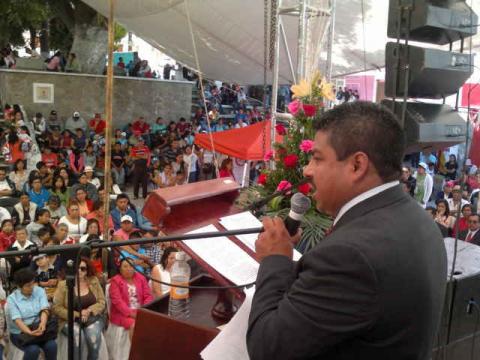 Príncipe de Camerún corona a la reina de la Feria Tocatlán imagen 4