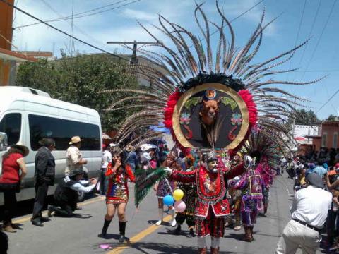 Príncipe de Camerún corona a la reina de la Feria Tocatlán imagen 3