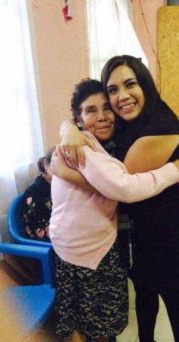 Katy Valenzuela apoya a los adultos mayores imagen 2