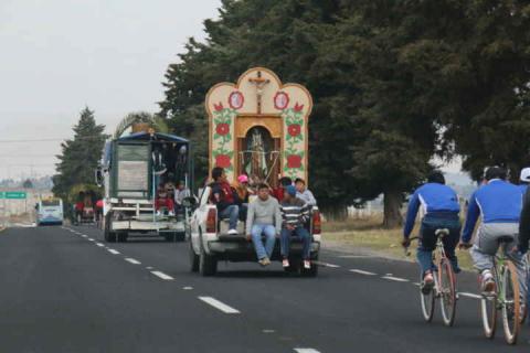 Miles de peregrinos cruzan por Tlaxcala rumbo a la Villa de Guadalupe imagen 8