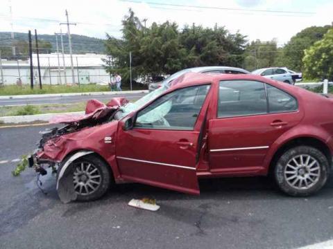 Aparatoso accidente en la carretera de la muerte imagen 1