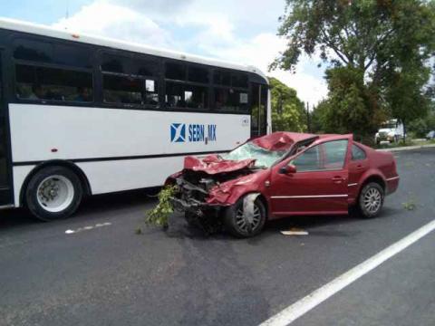 Aparatoso accidente en la carretera de la muerte imagen 6