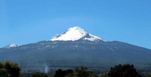 Llegan cientos de visitantes a la nieva de la Malintzi imagen 4
