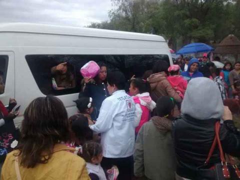 Con una homilía y juguetes festejan a niños por el Día de Reyes imagen 3