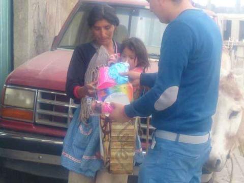 Ilusiona “El vochoton 2016” a niños de zonas marginadas imagen 5