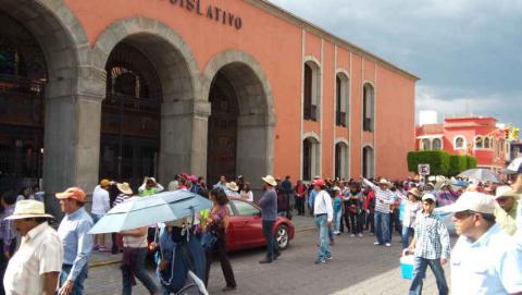 “Traidores a la patria”; así llaman maestros de la CNTE a diputados imagen 1