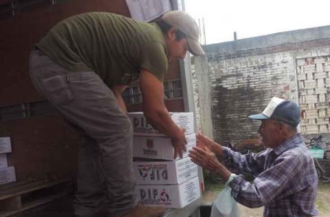 Familias de Xicohtzinco de escasos recursos son beneficiadas con una despensa por el DIF municipal imagen 1
